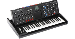 MiniMoog Voyager